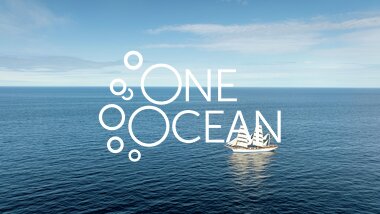  Statsraad Lehmkuhl for fulle seil.  FNs havtiår-logo på seil. Etappe: Nuuk – St. John’s, august 2025