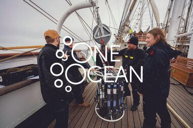  Vannprøver med rosette og CTD