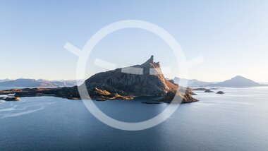 Boat trip to the mountain Hestmannen