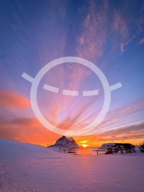 Sundsvoll on Vega with a view towards the island of Søla