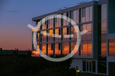 Lovund Hotel in the midnight sun