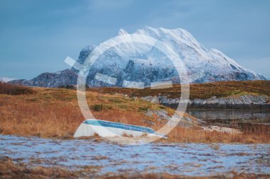 Dønnamannen seen from Herøy
