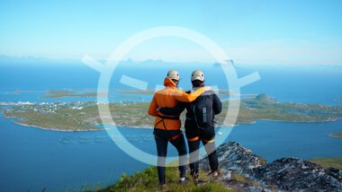 Climbing on Trænstaven
