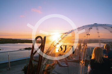 Midnight sun at Lovund Hotel