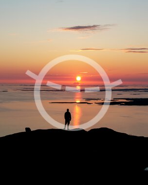 Træna in the midnight sun