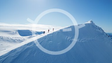 Ski touring to Botntinden