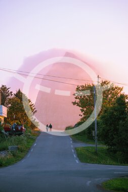 Trænfjellene in the midnight sun as seen from Husøy