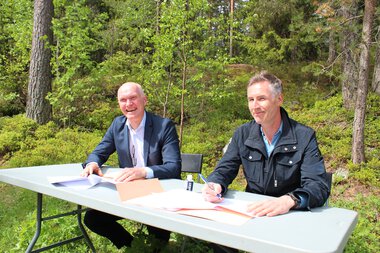 Kontraktsignering nye Fjerdingby skole