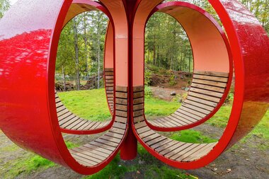 Utendørs kunst på Fjerdingby skole og ressursavdeling