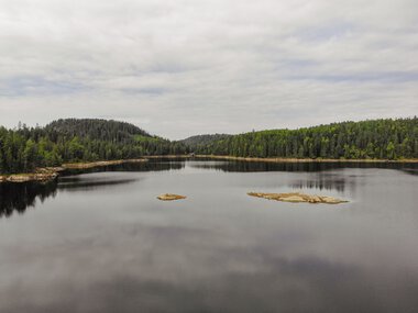Rehabiliterer demninger i Ramstadsjøen
