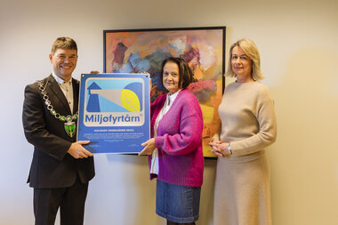 Utdeling av Miljøfyrtårn-diplomet til Rælingen videregående skole