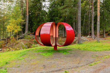 Utendørs kunst på Fjerdingby skole og ressursavdeling