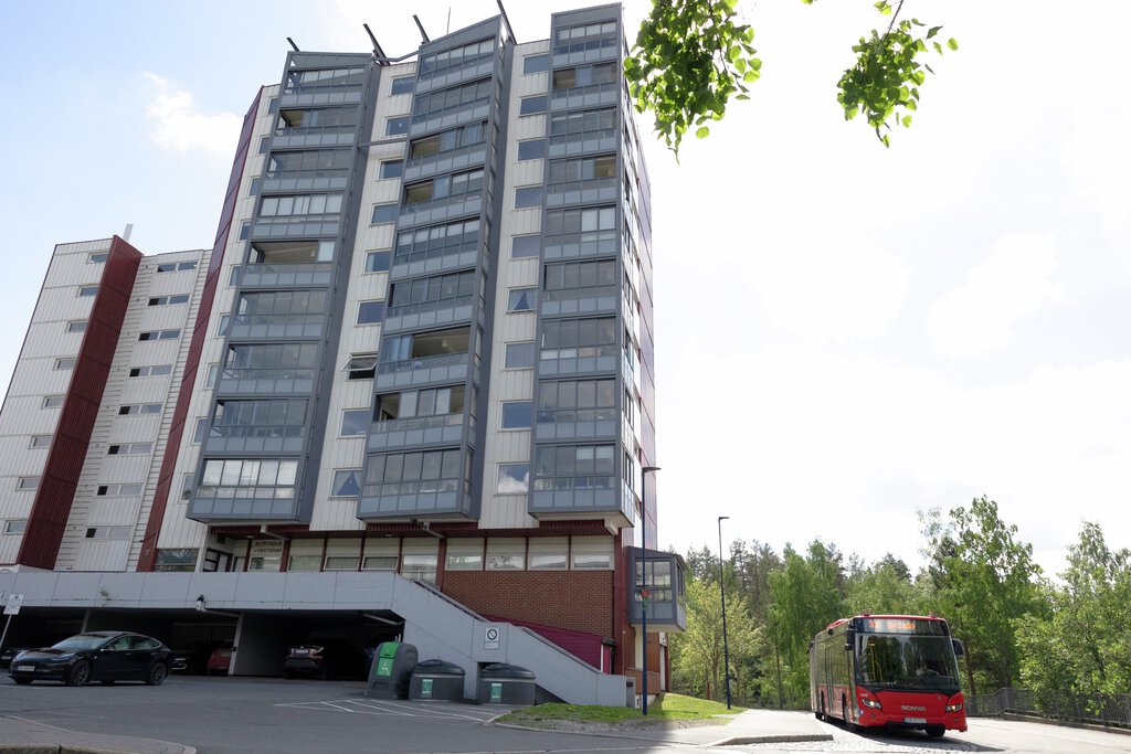 Buss og høyblokk Blystadlia