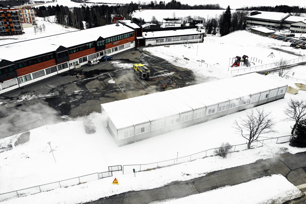 Røykdykkerøvelse i gamle Fjerdingby skole