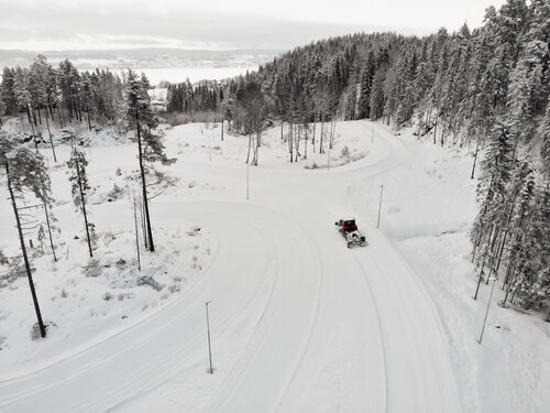 Preparering av skiløyper i langrennsanlegget i Marikollen.