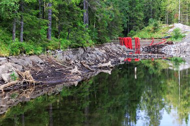 Rehabiliterer demninger i Ramstadsjøen