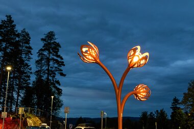 Utendørs kunst på Fjerdingby skole og ressursavdeling