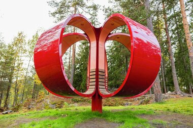 Utendørs kunst på Fjerdingby skole og ressursavdeling