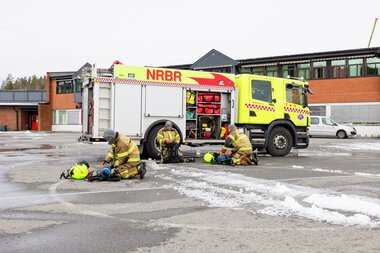 Røykdykkerøvelse på gamle Fjerdingby skole