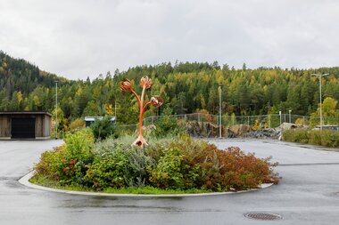 Utendørs kunst på Fjerdingby skole og ressursavdeling