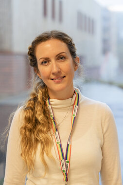 Portrett av Iselin, lærer ved Marikollen ungdomsskole