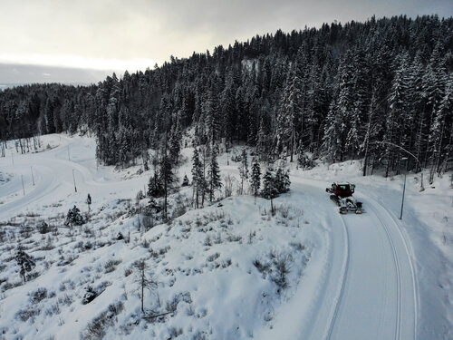 Preparering av skiløyper i langrennsanlegget i Marikollen.