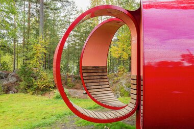 Utendørs kunst på Fjerdingby skole og ressursavdeling