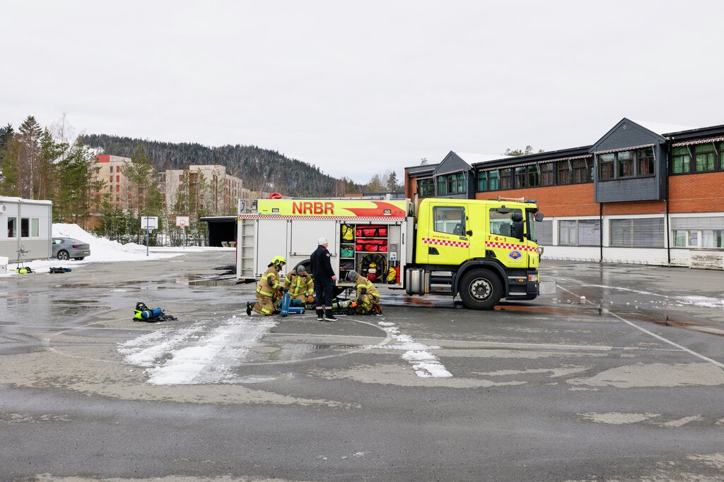 Røykdykkerøvelse på gamle Fjerdingby skole