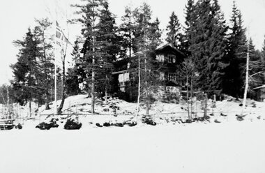 Huldreheim med flagg