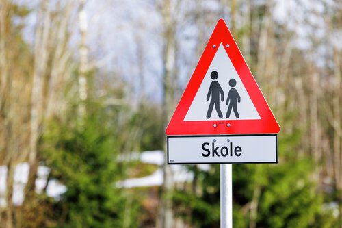 Skolevei-skilt