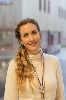 Portrett av Iselin, lærer ved Marikollen ungdomsskole