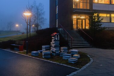 Kunstverket Boksøylen av Lene Kilde