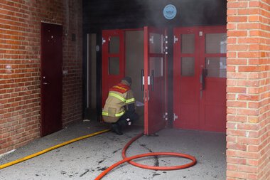 Røykdykkerøvelse på gamle Fjerdingby skole