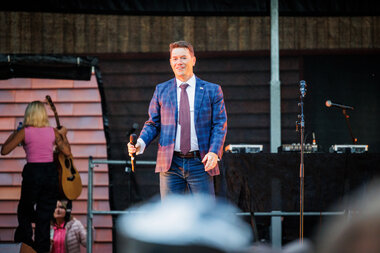 Konsert på torget i forbindelse med åpningen av Ravinen
