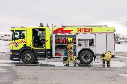 Røykdykkerøvelse på gamle Fjerdingby skole