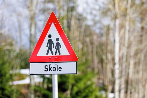 Skolevei-skilt