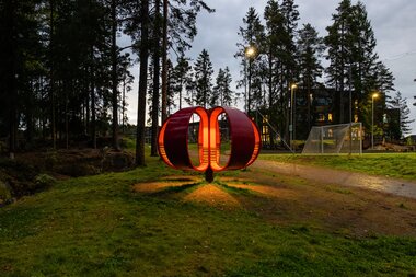 Utendørs kunst på Fjerdingby skole og ressursavdeling