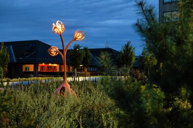 Utendørs kunst på Fjerdingby skole og ressursavdeling