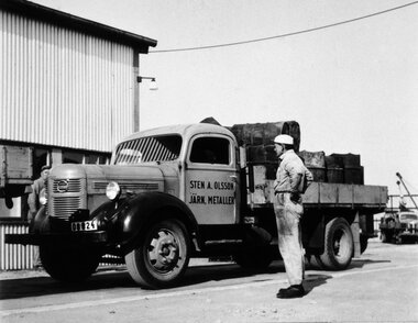 Truck for scrap collection