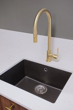 Nea Vaskerom valnøtt utstilling showroom 