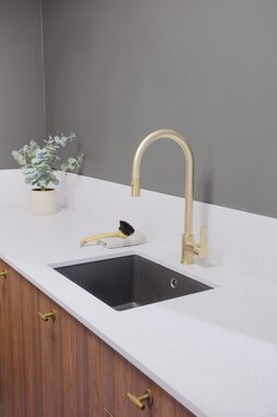 Nea Vaskerom valnøtt utstilling showroom 