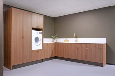 Nea Vaskerom valnøtt utstilling showroom 