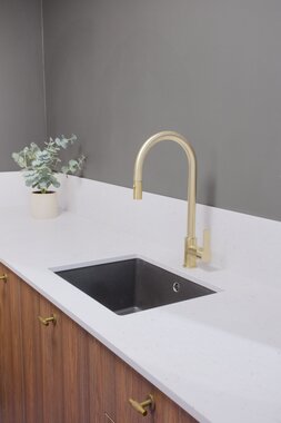 Nea Vaskerom valnøtt utstilling showroom 