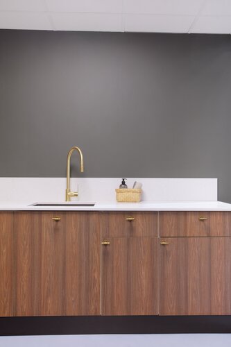 Nea Vaskerom valnøtt utstilling showroom 