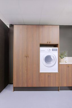 Nea Vaskerom valnøtt utstilling showroom 