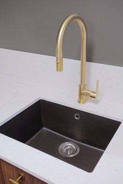 Nea Vaskerom valnøtt utstilling showroom 