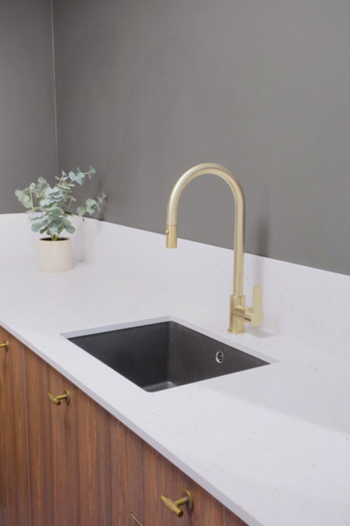 Nea Vaskerom valnøtt utstilling showroom 