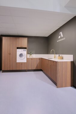 Nea Vaskerom valnøtt utstilling showroom 