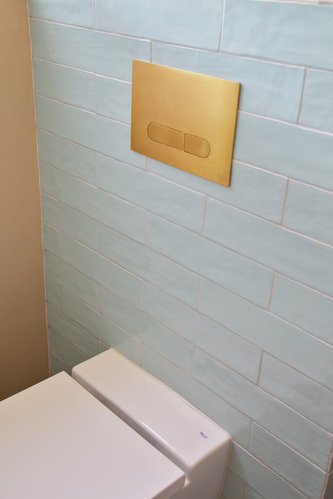 Toalettrom Fima børstet gull trykkplate