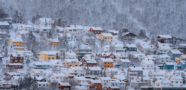 Snødekte hus i Tromsø